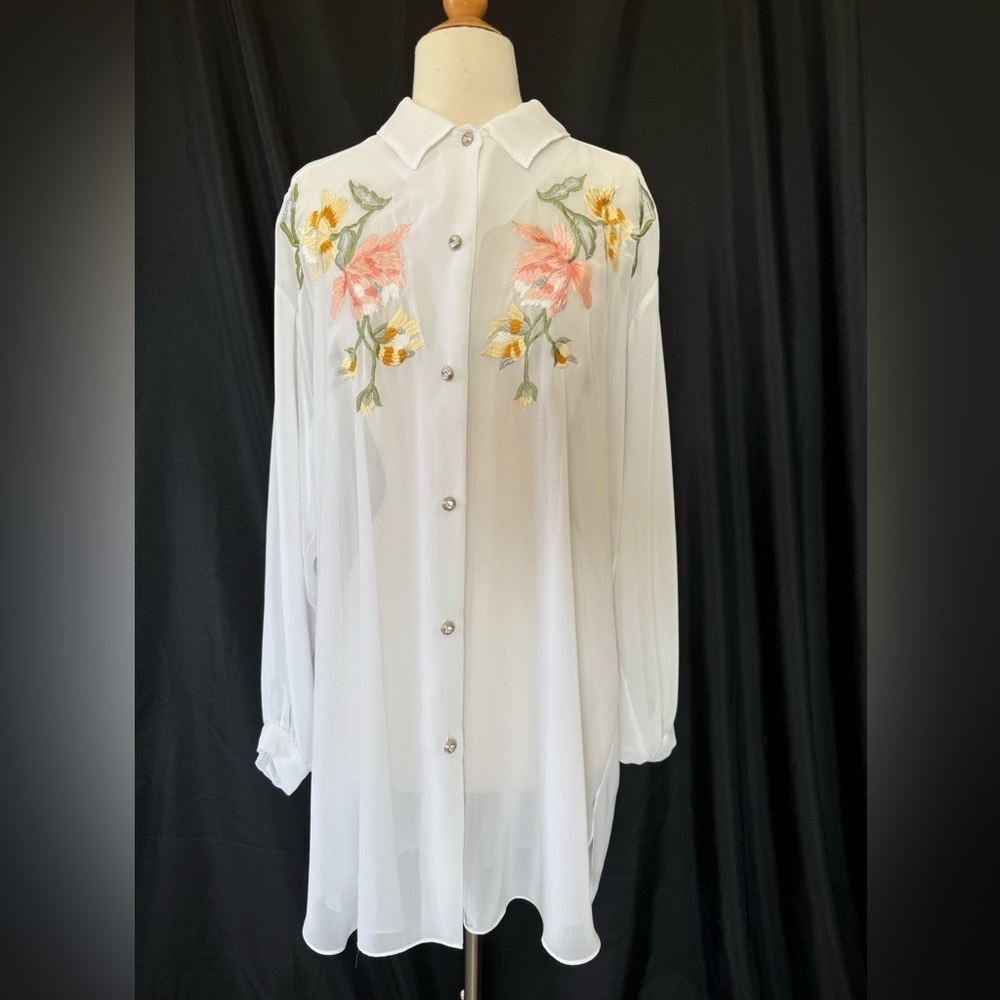 Vintage Natori Top Nightgown White Sheer Blouse Floral Embroidered